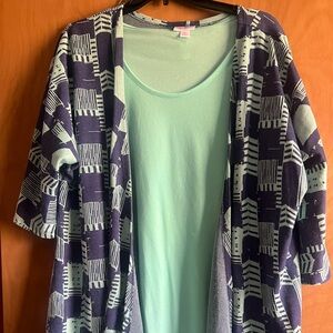 LuLaRoe Blue Graphic 3/4 Sleeve Crew Neck Top